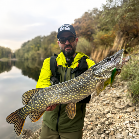 Last Cast Waterproof Fishing Jacket 2.5L Водоустойчиво яке Last Cast Waterproof Fishing Jacket 2.5L Водоустойчиво яке
